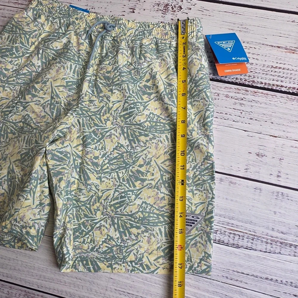 Columbia PFG Rambler Printed Water Shorts Mens Small Green Yellow FM3173-758 NEW